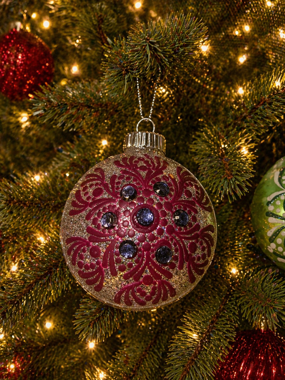 Hand-Painted Mandala Christmas Ornament – Red & Silver Glitter Bauble with Jewel